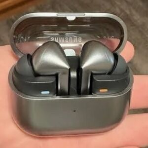 Samsung Earbuds 3 Pro (Brand New)